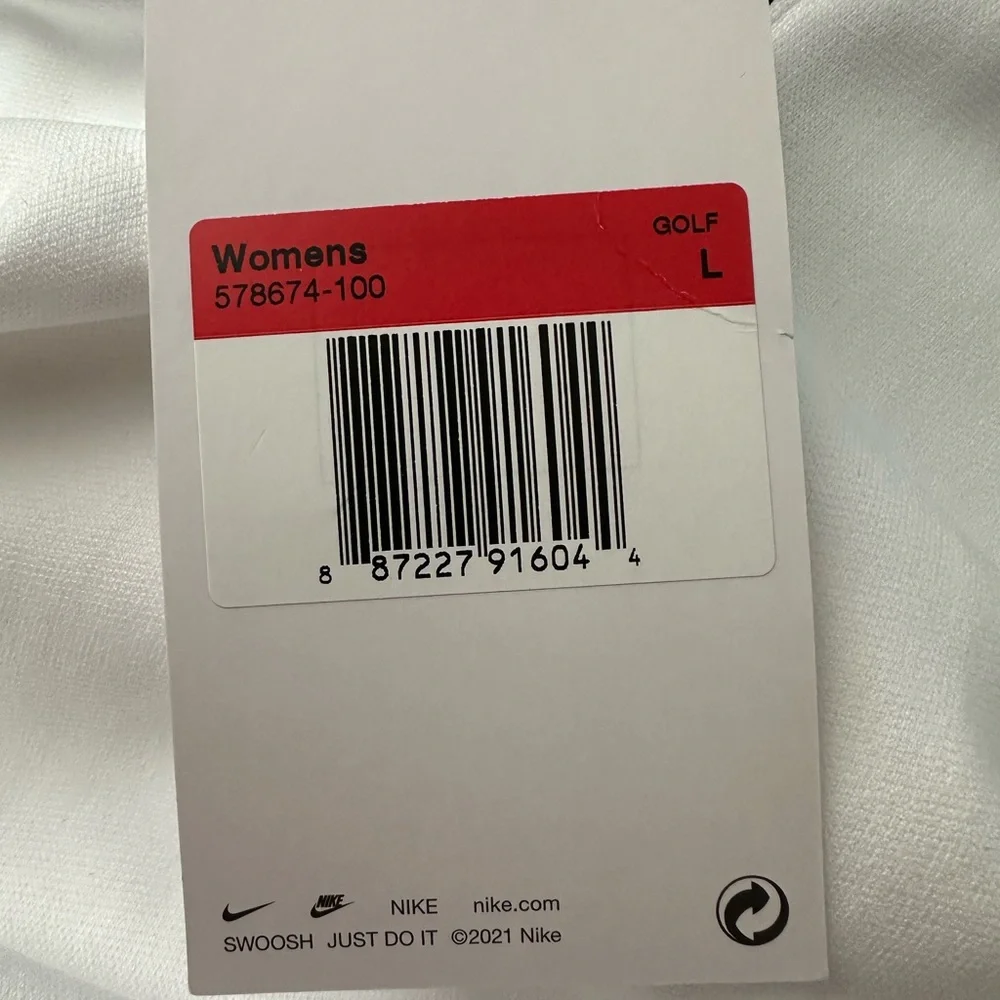 NWT Nike Women’s 1/2 zip, white/black, Large